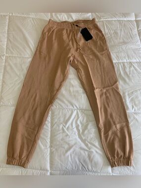 New Alphalete Unisex Joggers Size M (colour-Ochre)